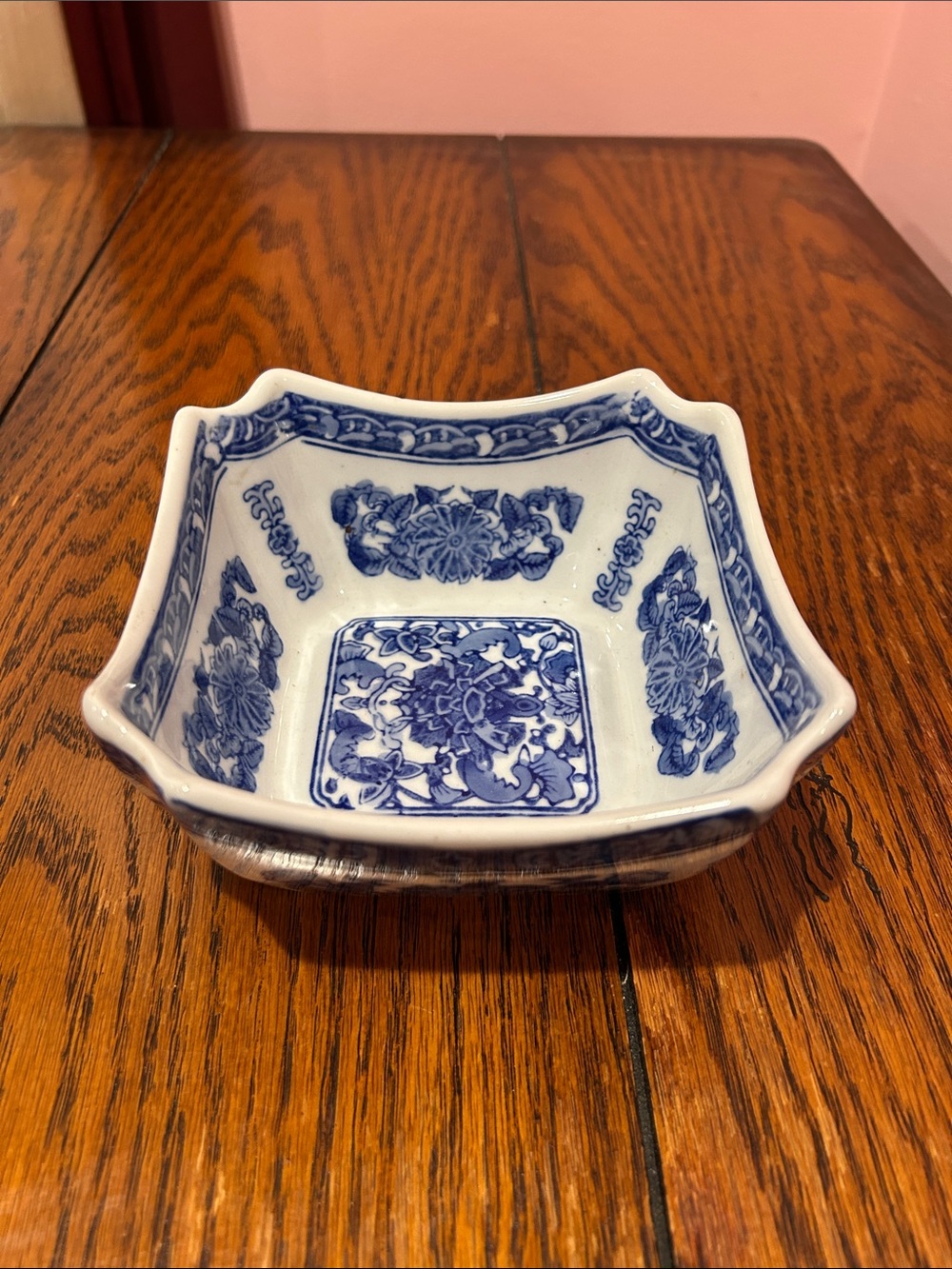 Blue and White Porcelain Decorative Serving Bowl - Classic Floral Design